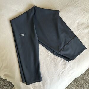 ALO High Waisted Airlift Leggings